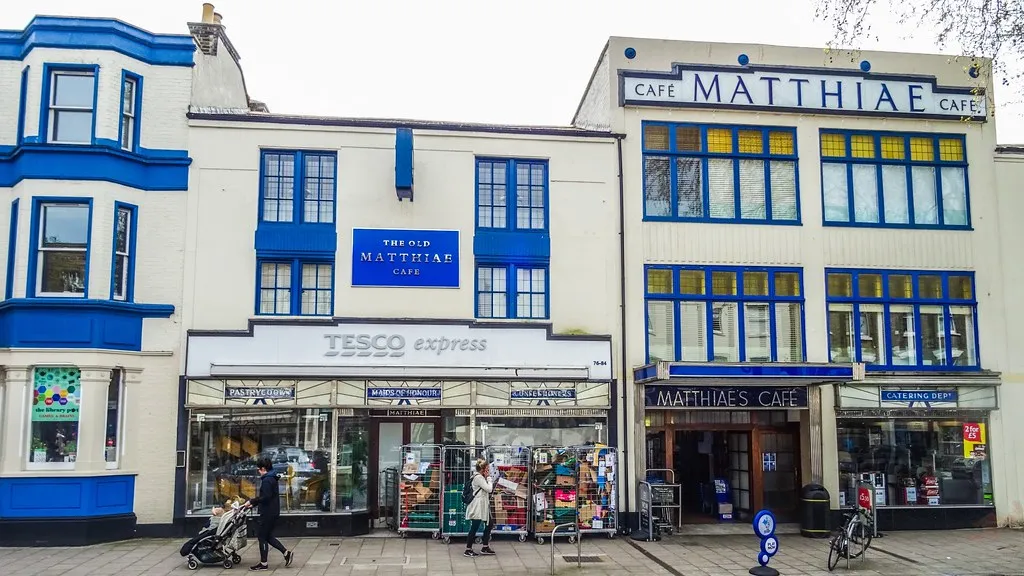 Art Deco, MATTHIAE'S CAFE AND BAKERY, 76-84, KEW ROAD